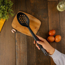 Cargar imagen en el visor de la galería, ESENCIAL CUCHARA RANURADA