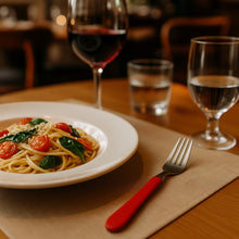 Cargar imagen en el visor de la galería, LEME TENEDOR DE MESA ROJO