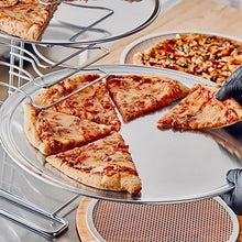 Cargar imagen en el visor de la galería, CHAROLA RED PIZZA BORDE 10" ALUMINIO