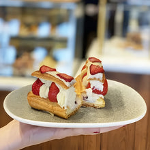 Cargar imagen en el visor de la galería, LUCA OCEAN BLUE PLATO TRINCHE 33 CM