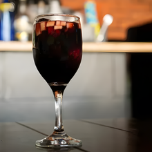 Cargar imagen en el visor de la galería, COPA CALIFORNIA 590 ML GLASSIA