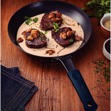 Cargar imagen en el visor de la galería, SARTEN DE HIERRO PROFESIONAL