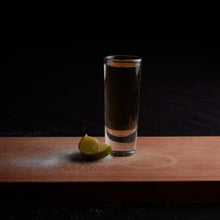 Cargar imagen en el visor de la galería, VASO TEQUILERO 2.0 OZ SANTOS
