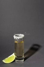Cargar imagen en el visor de la galería, VASO TEQUILERO 60 ML / 2 OZ DOBLE
