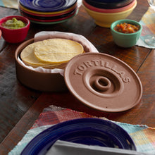Cargar imagen en el visor de la galería, TORTILLERO MARRON 21.5x7 CM
