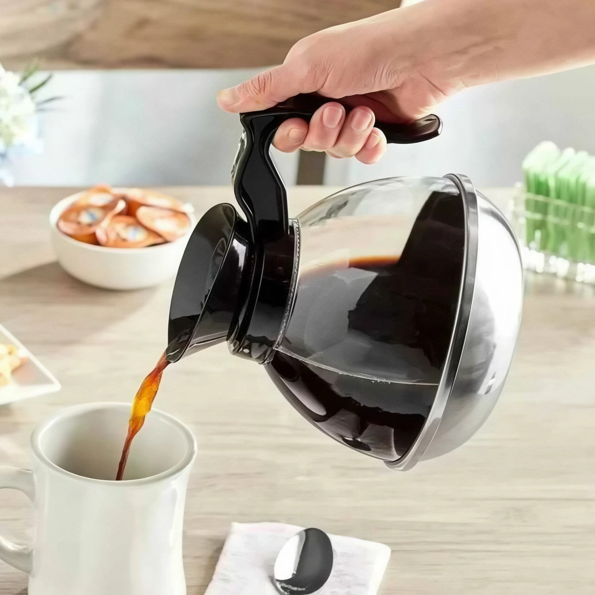 CAFETERA NEGRA CAPACIDAD 1.9 LT