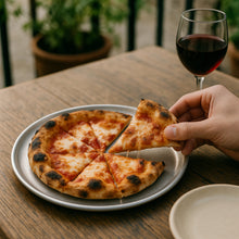 Cargar imagen en el visor de la galería, CHAROLA PIZZA 10&quot; ALUMINIO
