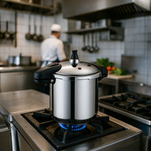 Cargar imagen en el visor de la galería, OLLA DE PRESION 24 CM 10 LT VALENCIA
