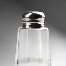 Cargar imagen en el visor de la galería, SALERO VIDRIO TAPA PLANA RED 2 OZ
