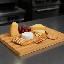 Cargar imagen en el visor de la galería, TABLA BAMBU 34x24x1.7 CM P/PICAR
