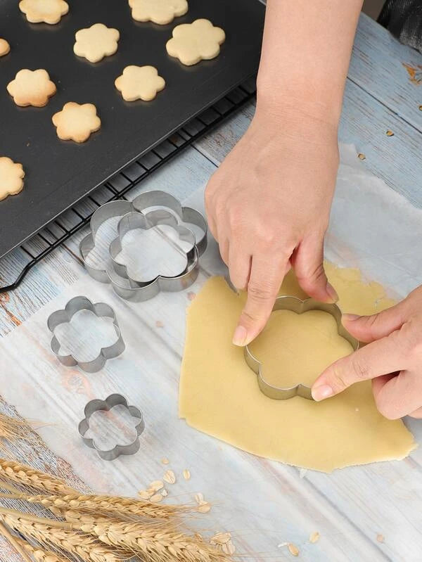 CORTADOR GALLETAS 5 PZ FLOR METALTEX