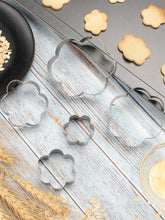 Cargar imagen en el visor de la galería, CORTADOR GALLETAS 5 PZ FLOR METALTEX
